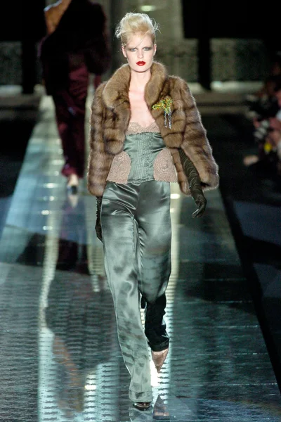 Look 12